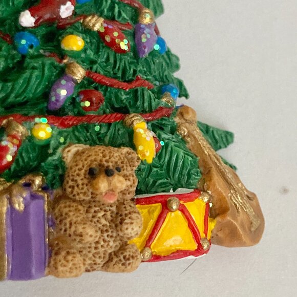 Vintage Christmas Tree Pin Brooch Resin Teddy Bear Music Instruments Star Lights - Picture 7 of 11